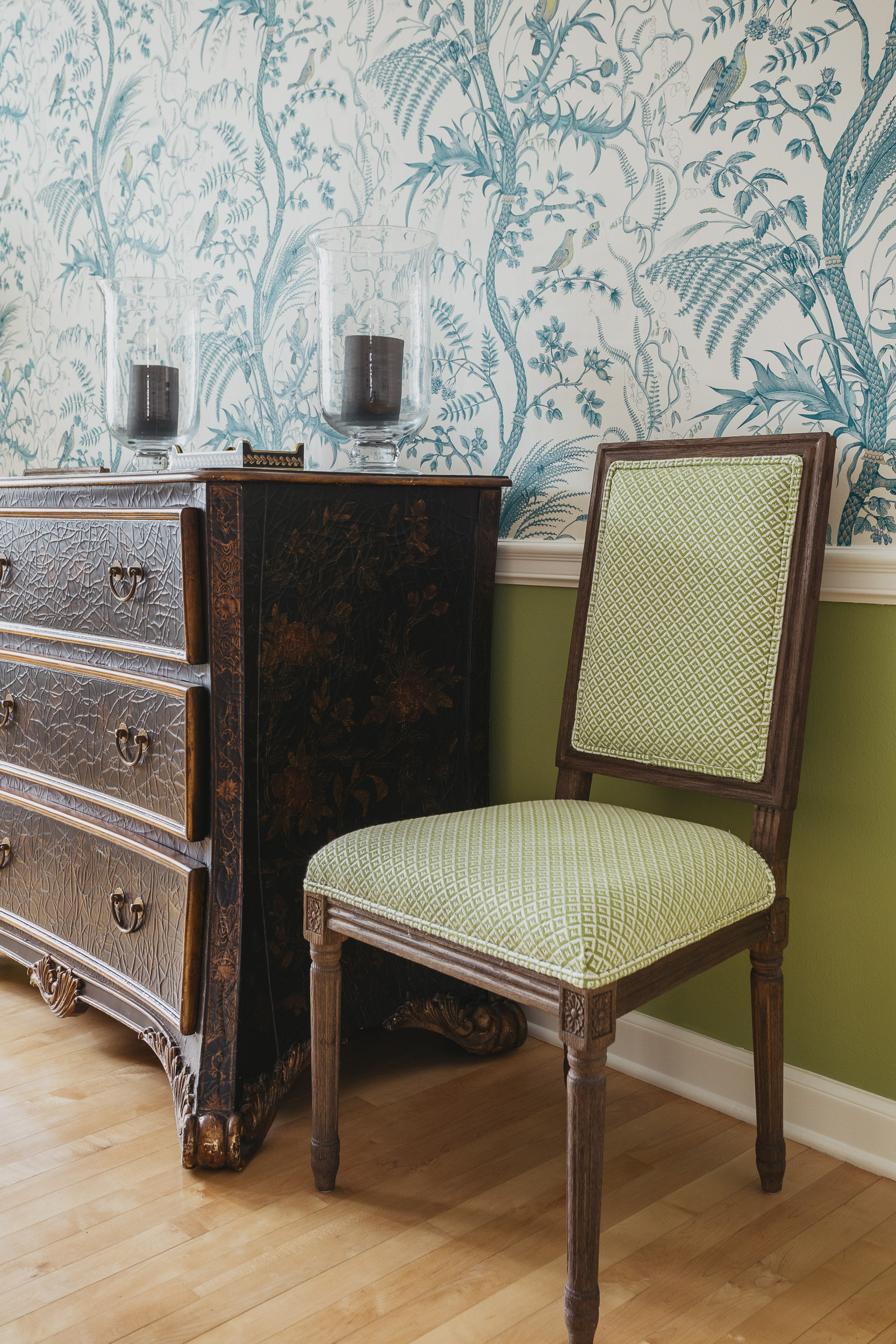 Dining chair upholstery with matching piping